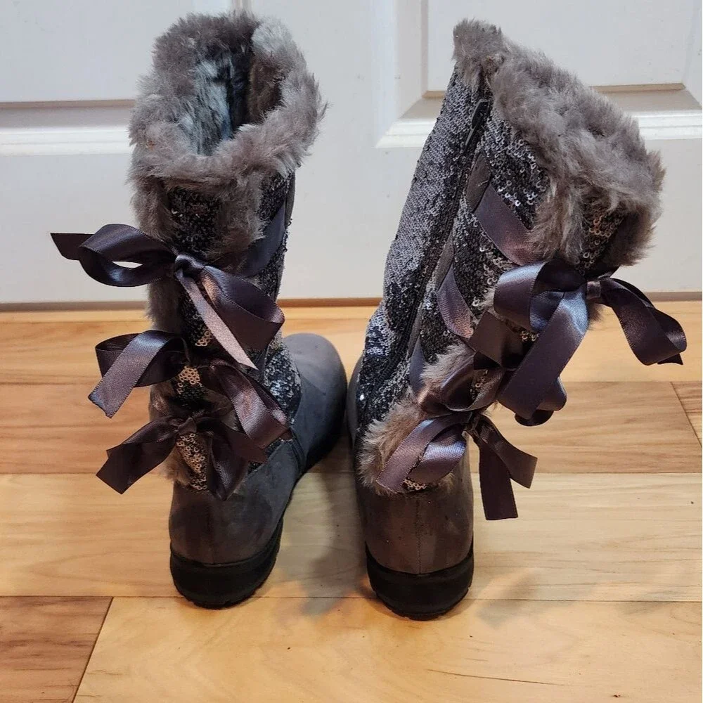 Joan Boyce Gray Sequin Faux Fur-Trimmed Lace Back Boots Size 7.5 Winter Fall